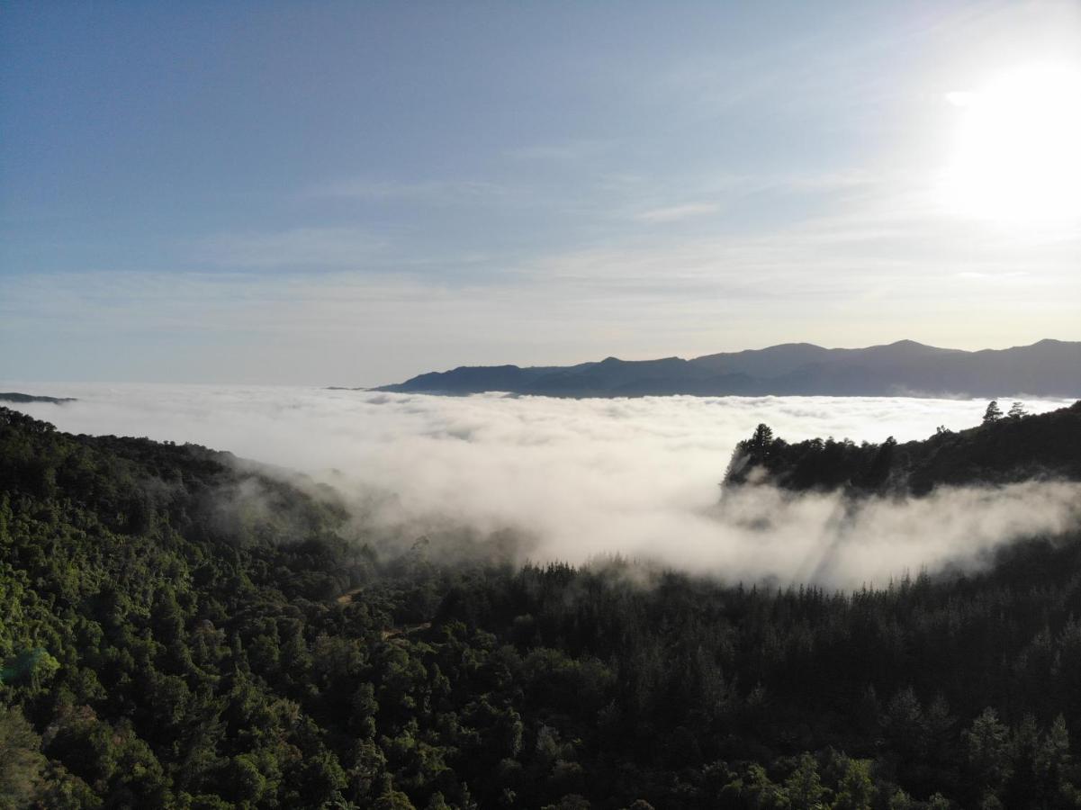 Golden Bay Glamping Hotell Takaka Exteriör bild